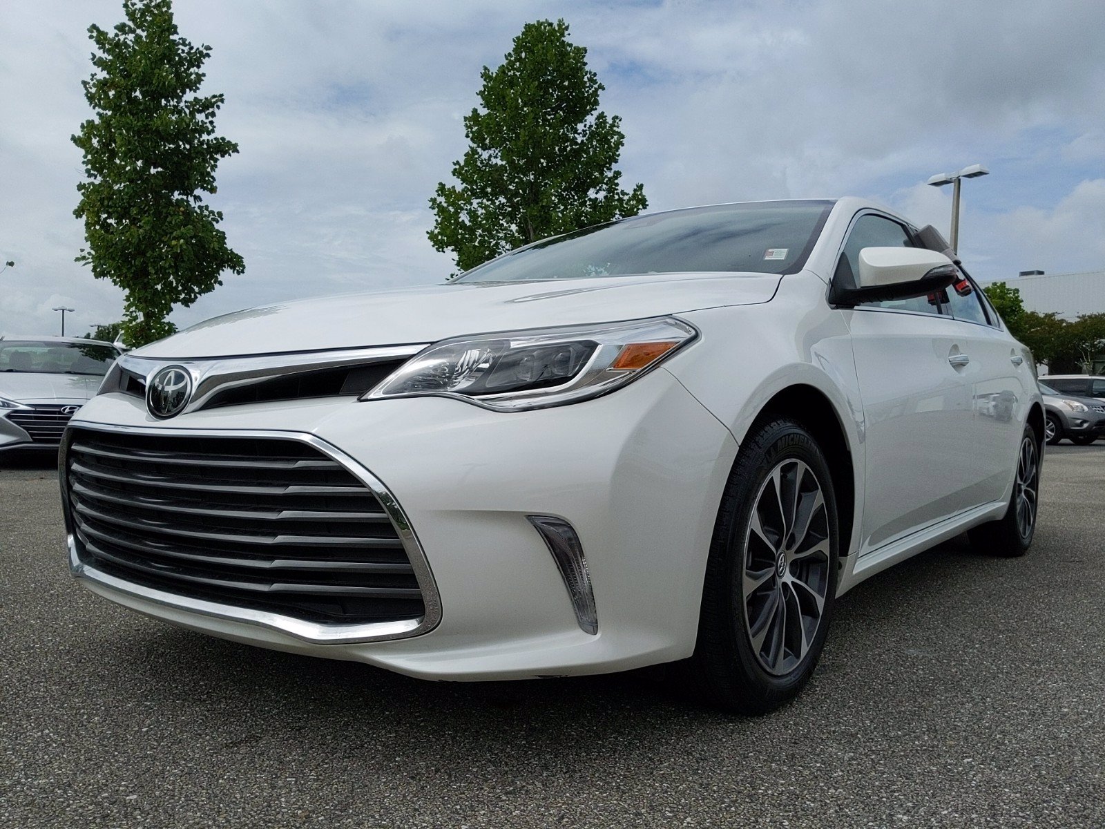 Certified Pre-Owned 2017 Toyota Avalon XLE Premium 4dr Car in ...