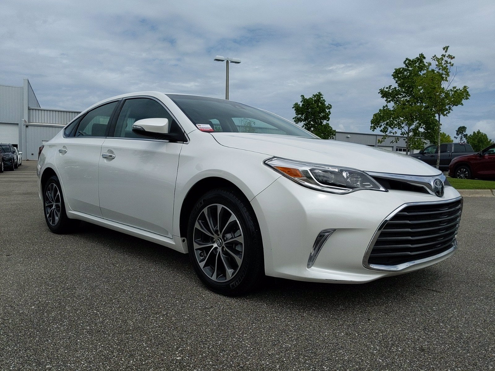 Certified Pre-Owned 2017 Toyota Avalon XLE Premium 4dr Car in ...